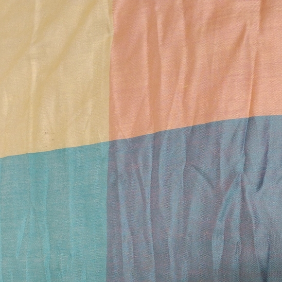 Beautiful Scarf - Picture 2 of 4